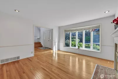 7929 Cyrus Place, Edmonds, WA 98026 - Photo 5