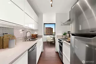 2100 3rd Ave, Seattle, WA 98121 - Photo 11