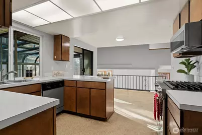 10523 NE 197th Street, Bothell, WA 98011 - Photo 13