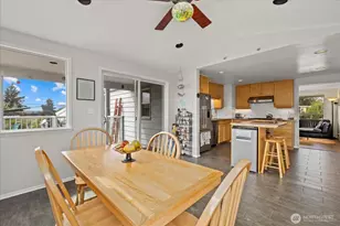 347 NW 52nd St, Seattle, WA 98107 - Photo 9