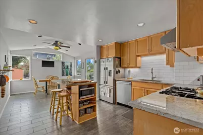 347 NW 52nd Street, Seattle, WA 98107 - Photo 11