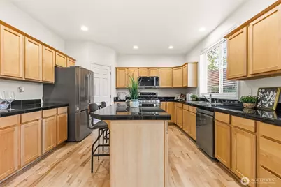 2017 NE 24th Place, Renton, WA 98056 - Photo 9