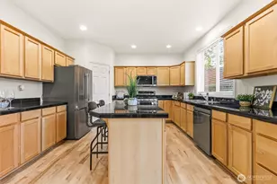 2017 NE 24th Pl, Renton, WA 98056 - Photo 9