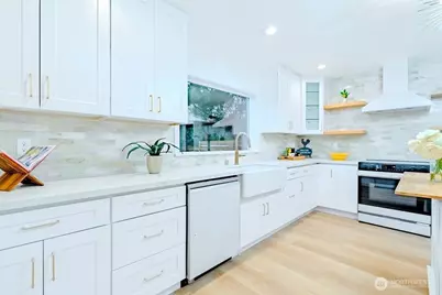 1518 NE 106th Street, Seattle, WA 98125 - Photo 9