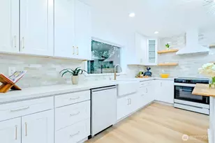 1518 NE 106th St, Seattle, WA 98125 - Photo 9