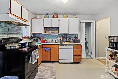 12206 1st Avenue S, Seattle, WA 98168 - Photo 13