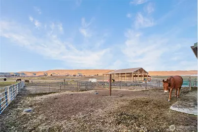 2775 4th Street SE, East Wenatchee, WA 98802 - Photo 33