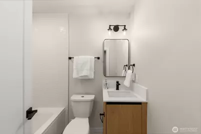 1123 C 10th Avenue E, Seattle, WA 98102 - Photo 17