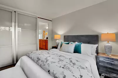 7004 Holly Park Drive S, Seattle, WA 98118 - Photo 15