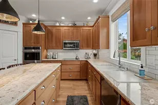 1110 N 27th Pl, Renton, WA 98056 - Photo 7