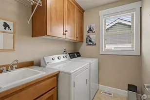 1110 N 27th Pl, Renton, WA 98056 - Photo 13