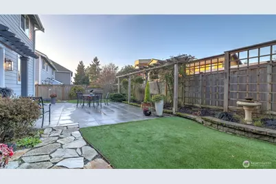 1110 N 27th Place, Renton, WA 98056 - Photo 17