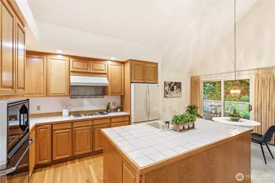 1726 Bellevue Way NE, Bellevue, WA 98004 - Photo 21
