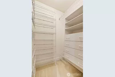 1726 Bellevue Way NE, Bellevue, WA 98004 - Photo 25