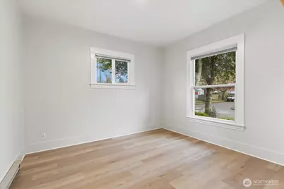 7361 17th Avenue NW, Seattle, WA 98117 - Photo 9