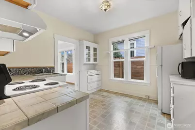 7361 17th Avenue NW, Seattle, WA 98117 - Photo 5