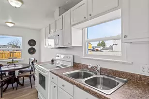 6802 S Oakes St, Tacoma, WA 98409 - Photo 5