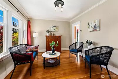 8403 32nd Avenue SW, Seattle, WA 98126 - Photo 3
