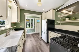 8403 32nd Ave SW, Seattle, WA 98126 - Photo 11