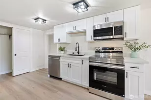 12816 Ridge Cir E, Bonney Lake, WA 98391 - Photo 9