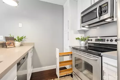 2440 Western Avenue #801, Seattle, WA 98121 - Photo 25