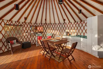 23 Yurt E Lake Sammamish Parkway NE, Sammamish, WA 98074 - Photo 9