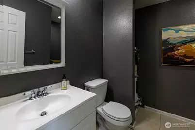 2001 E Yesler # 17, Seattle, WA 98122 - Photo 9