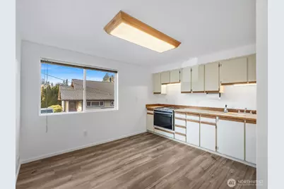 8225 212th Street SW #302, Edmonds, WA 98026 - Photo 3