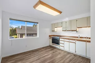 8225 212th St SW, Edmonds, WA 98026 - Photo 3