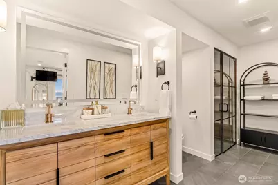 10203 47th Avenue SW #D2, Seattle, WA 98146 - Photo 13