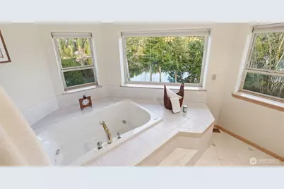 18432 W Lake Desire Drive SE, Renton, WA 98058 - Photo 23