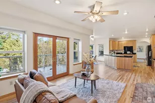 18432 W Lake Desire Dr SE, Renton, WA 98058 - Photo 13