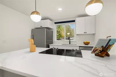 14006 NE 181st Place #B205, Woodinville, WA 98072 - Photo 5