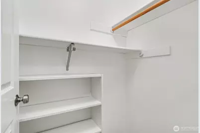 7423 Sunnyside Avenue N, Seattle, WA 98103 - Photo 9