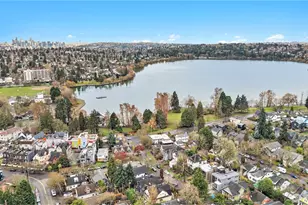 7423 Sunnyside Ave N, Seattle, WA 98103 - Photo 31