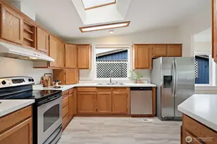 1915 N 33rd Pl, Mount Vernon, WA 98273 - Photo 9