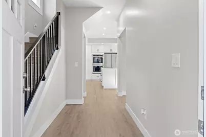 4228 Eastern Avenue N, Seattle, WA 98103 - Photo 3