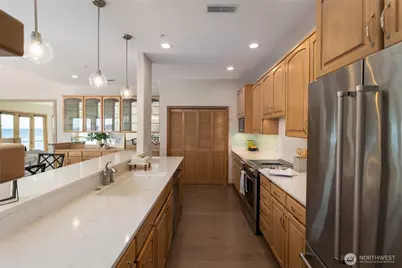 2401 Skyline Way #203 E., Anacortes, WA 98221 - Photo 7