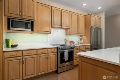 2401 Skyline Way #203 E., Anacortes, WA 98221 - Photo 9