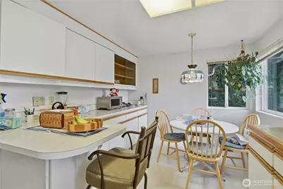 19640 SE 29th Street, Sammamish, WA 98075 - Photo 13