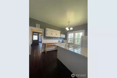 2101 Henkle Street, Raymond, WA 98577 - Photo 9