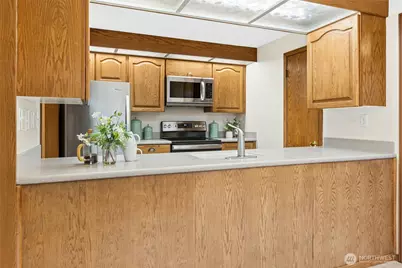 16602 NE 18th Street, Bellevue, WA 98008 - Photo 11