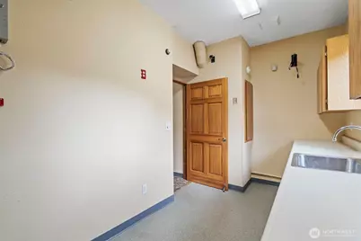 101 E Main Avenue, Morton, WA 98356 - Photo 27