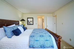 6533 Seaview Ave NW, Seattle, WA 98117 - Photo 19