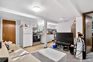 12260 Des Moines Memorial Dr S, Seattle, WA 98168 - Photo 27