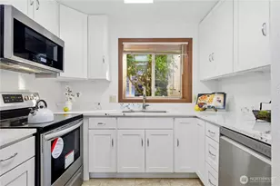 12840 SE 40th Ct, Bellevue, WA 98006 - Photo 5