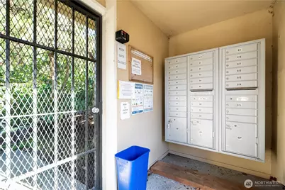 12840 SE 40th Court #B2, Bellevue, WA 98006 - Photo 27