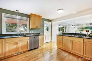 4630 88th Ave SE, Mercer Island, WA 98040 - Photo 13