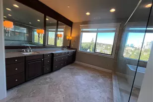 9968 SE 7th Ct, Bellevue, WA 98004 - Photo 17