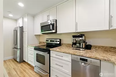 1810 43rd Avenue E #203, Seattle, WA 98112 - Photo 11